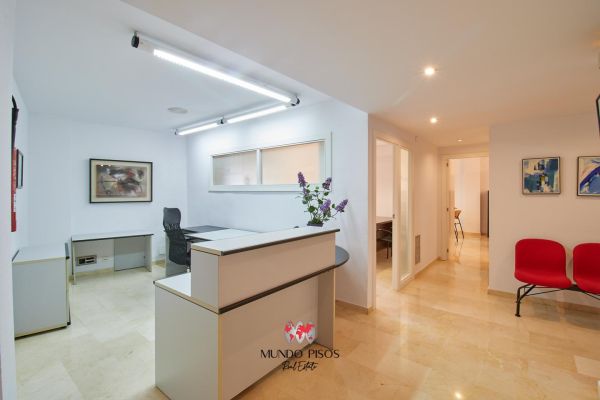 Office for rent with parking in Bons Aires area, Palma de Mallorca, Balearic Islands.