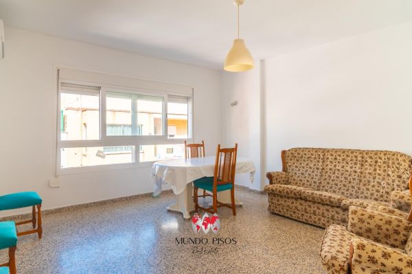 For rent: 3rd floor without elevator and unfurnished in Pere Garau area, Palma, Balearic Islands.