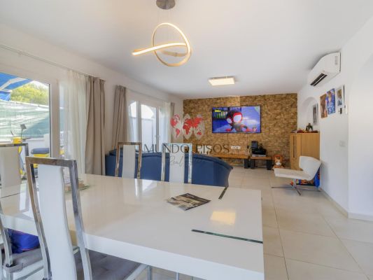 Detached house in Cala d
