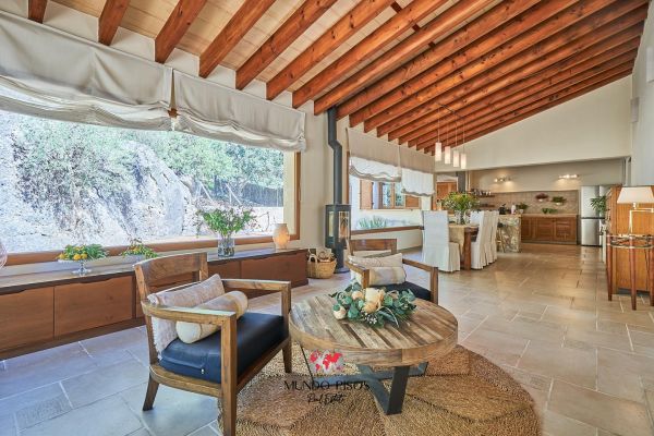 Villa in Calviá: Luxury and Comfort in a Natural Environment