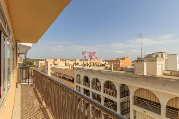Spacious penthouse without lift just a few metres from the sea in El Arenal, Llucmajor, Illes Balears
