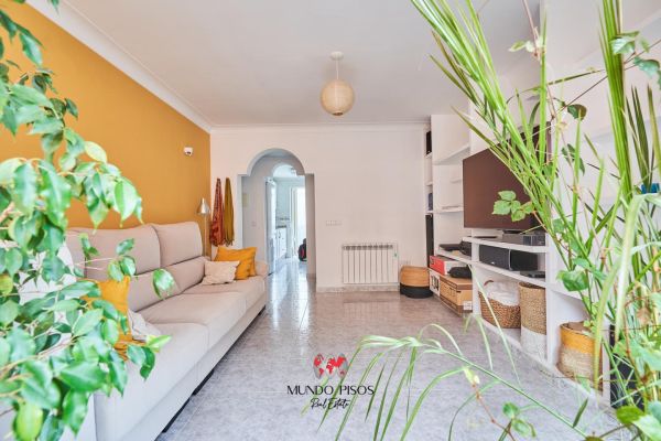 Fifth floor apartment with two bedrooms in the Bons Aires area, Palma de Mallorca, Balearic Islands.