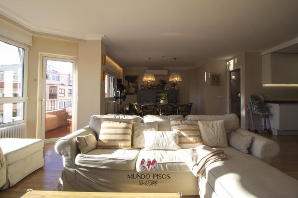 Bright and renovated apartment just a few meters from Paseo Mallorca, Es Fortí, Palma de Mallorca, Balearic Islands.