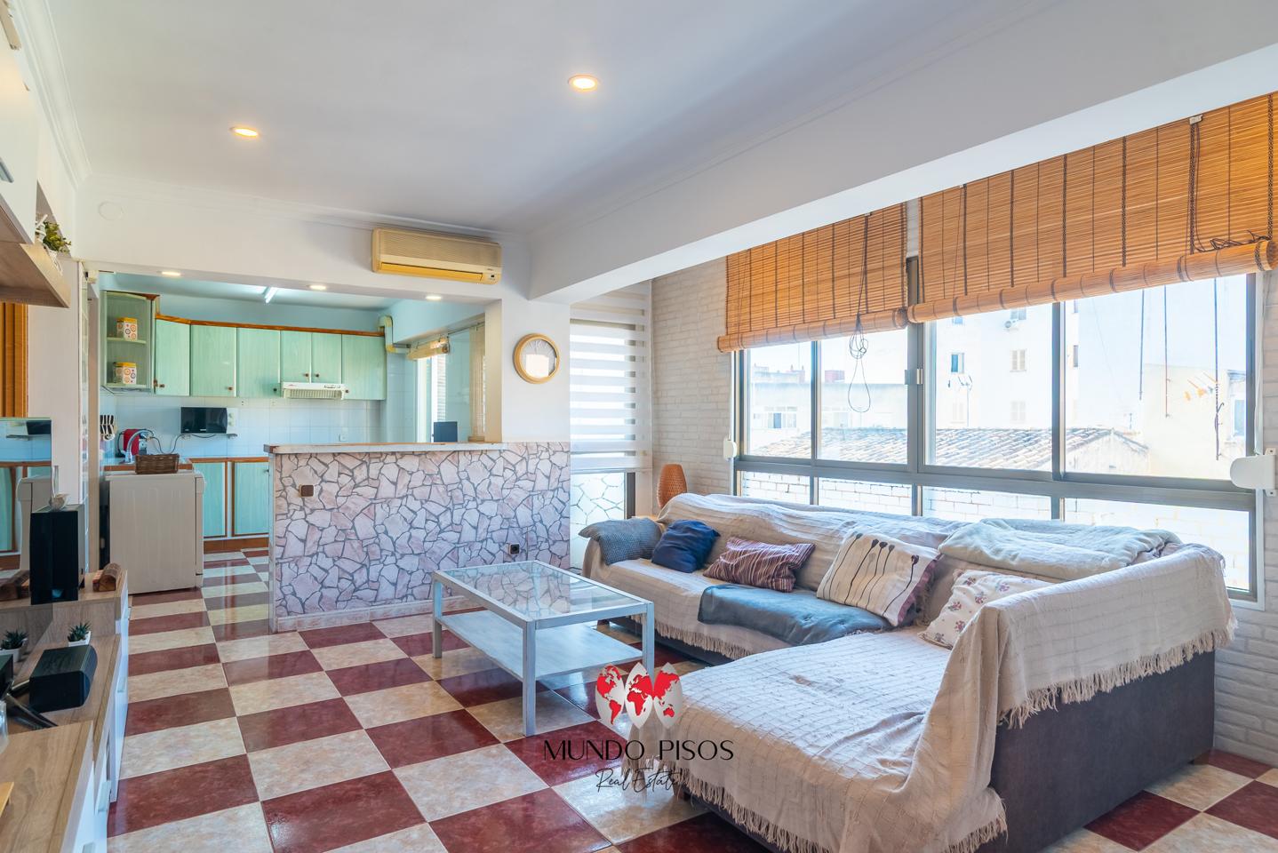 Bright apartment with balcony in the central area of Palma, Balearic Islands.