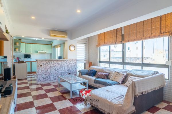 Bright apartment with balcony in the central area of Palma, Balearic Islands.